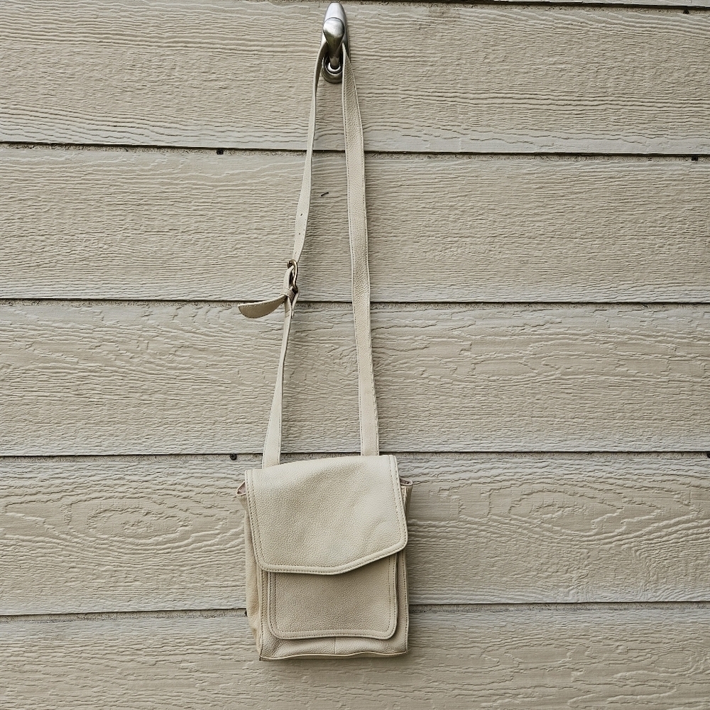 Fossil cream leather crossbody bag